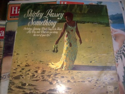 SHIRLEY BASSEY - SOMETHING 33 DEVİR PLAK